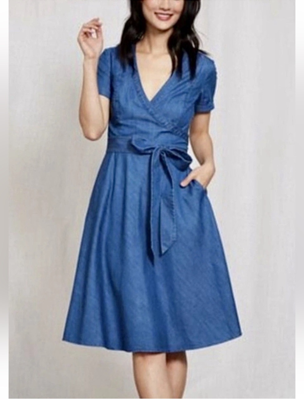Boden Wrap Dress Size 6P Blue Denim Short Sleeve V-Neck Tie Waist Flare 6 Petite